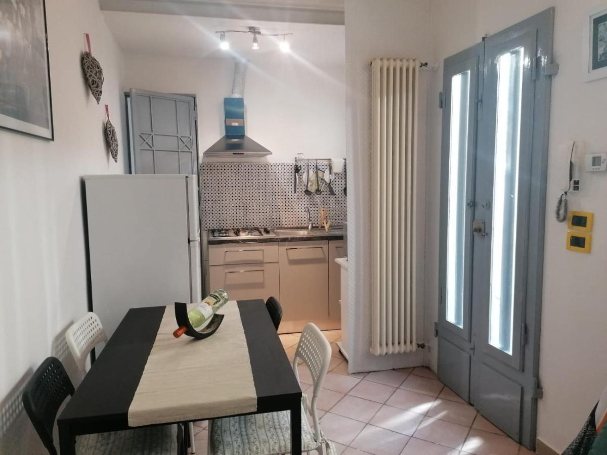 La Casina Giramondo Di Ele Viareggio Eksteriør billede